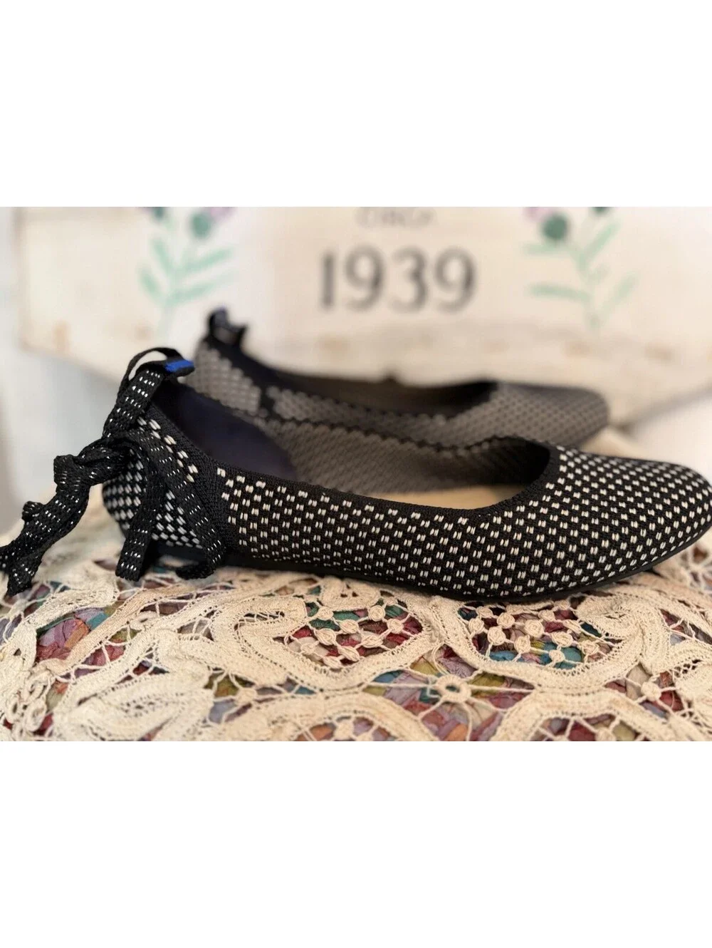 Rothy’s The Square Wrap Noir Women’s Size 10 Black/Ivory 102-009-Fun Ankle Laces